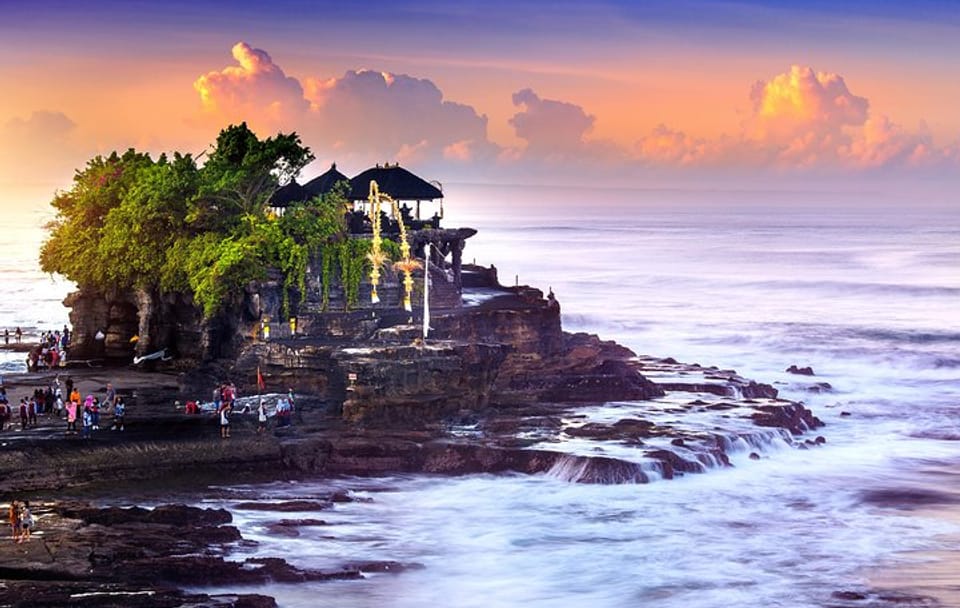 Private Day Tour of Bedugul and Tanah Lot Temple in Bali