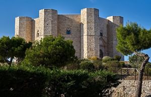 Tour of Trani and Castel del Monte from Lecce 