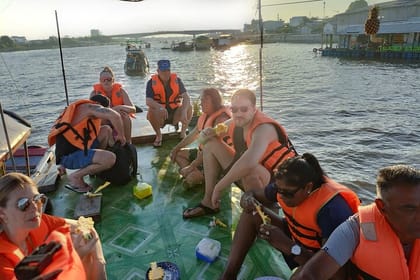 Deluxe Mekong Delta Tour to Floating Market 2 Days 1 Night Trip
