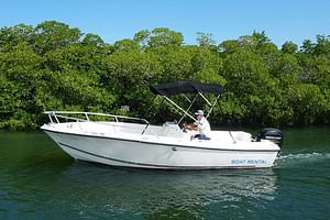 Key West: Cobia 22-Foot Speedboat Half-day Rental 150 Horse Power 6-passengers