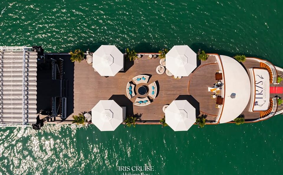Luxury Day Tour of Halong Bay with Iris Cruise Experience