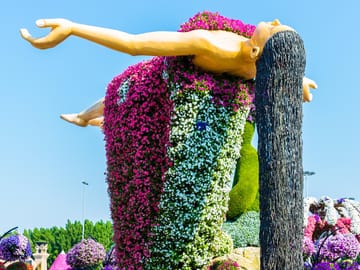 Miracle Garden Tour and Dinner Cruise in Dubai Marina