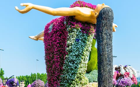 Miracle Garden Tour and Dinner Cruise in Dubai Marina