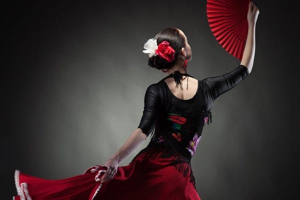 Barcelona Small Group Tour with Flamenco Show, Tapas Dinner and Gothic Quarter