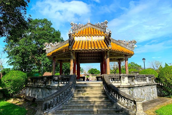 Car Hire & Driver: HOI AN WARD (EXCEPT FORMER CAM KIM) - HUE (STOP AT LANG CO, HAI VAN) (FULL-DAY) 8
