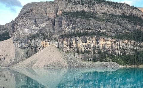 Sunset Tour of Moraine Lake from Calgary and Banff