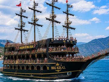 Big Kral Pirate Boat Tour with Drinks, Alcohol Transfer from Side
