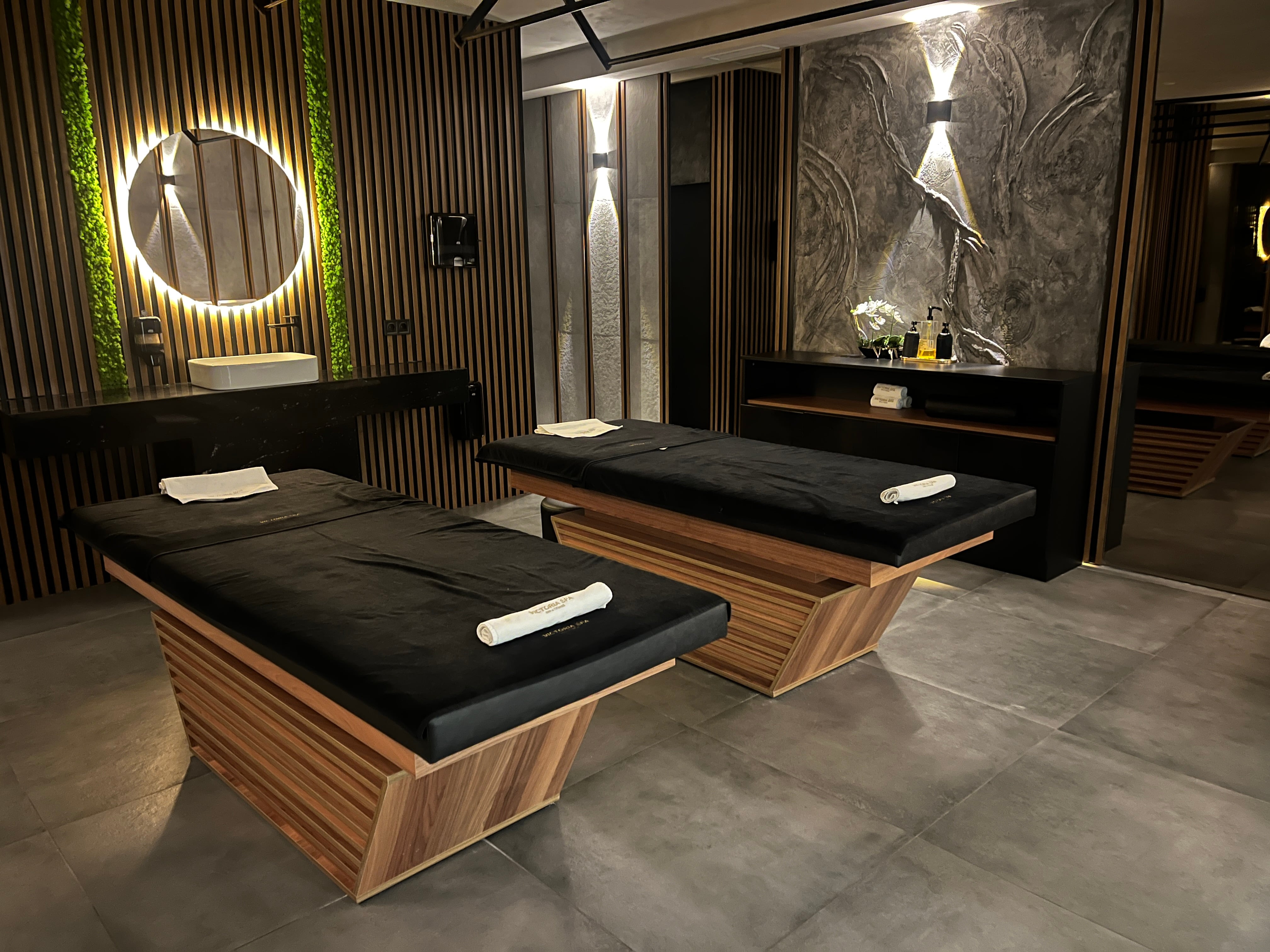 a room with two massage beds in Plovdiv ancient SPA