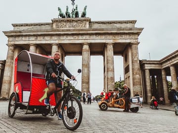 Berlin Full-Day City Tour with Iconic Landmarks and Local Culture