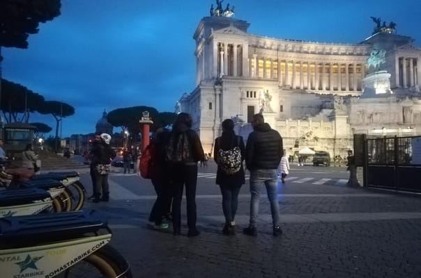 Rome by Night City Bike Tour with Sunset, Views and Evening Lights | Upgrade available: Pizza Night