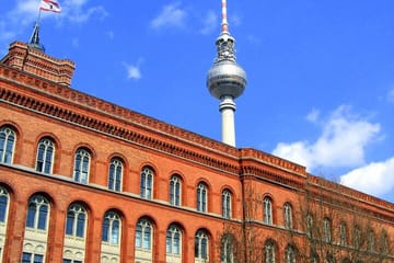 Walking Tour of Berlin's Winterwald at Rotes Rathaus