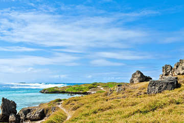 Speedboat Tour of Five Islands with Lunch in Trou d'Eau Douce