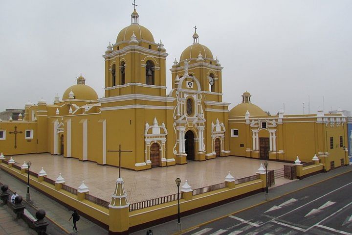 Trujillo City Tour: Explore Colonial Architecture & Archaeological Treasures