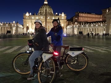 Rome Night Bike Tour: Explore the Pantheon and More