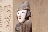 See the ancient Chan Chan idol statues