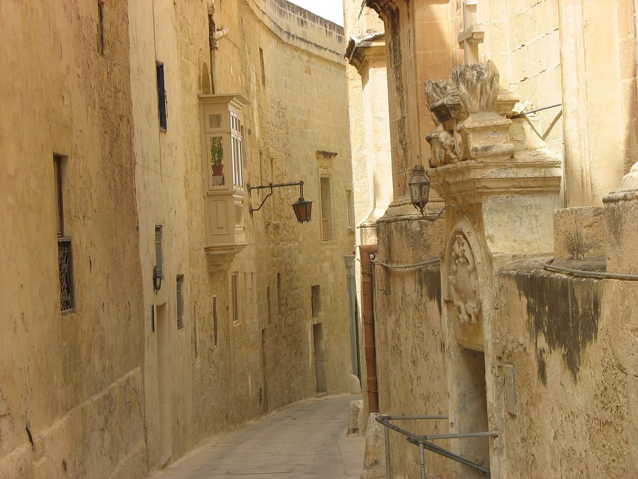 Narrow streets in Mdina, Malta