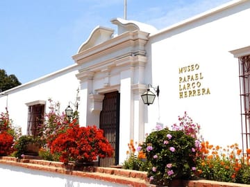 Small-Group Cultural Tour of Larco Museum and Santo Domingo Convent in Lima