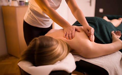 Full Body Massage Experience in Hurghada with Transfers
