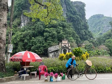 Private Day Trip to Trang An - Mua Cave - Bich Dong By Limousine