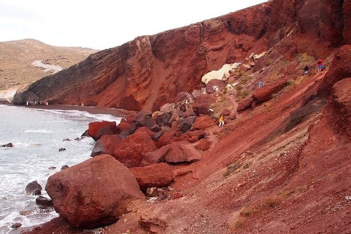 Εxplore The Beaches Of Santorini 7