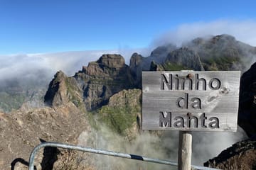 Hiking Transfer from Pico do Areeiro to Achada do Teixeira