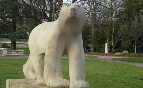 Private Guided Tour of Gothic Landmarks in Dijon