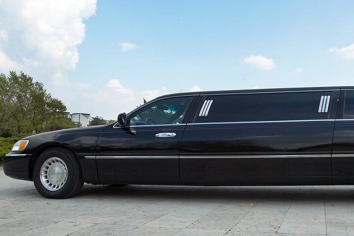Paris City or Hotel to Gare du Nord railway station one way Private Transfer 2