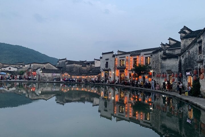 Full-Day Private Tour of Hongcun and Xidi Village with Pick Up 3