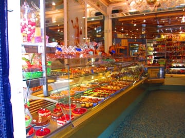 Gourmet Food Walking Tour in Central Paris: Les Halles & Montorgueil