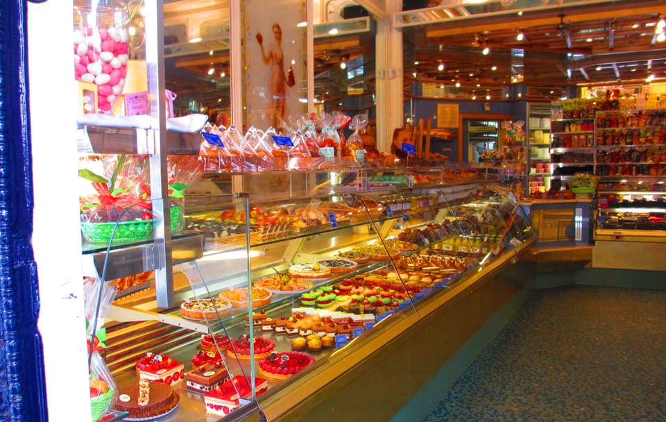 Gourmet Food Walking Tour in Central Paris: Les Halles & Montorgueil