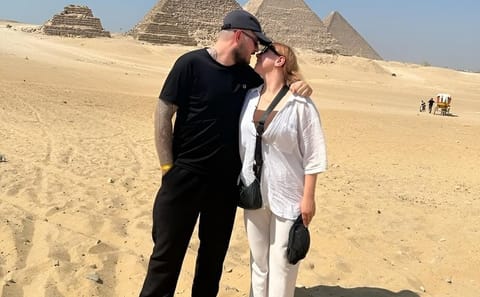 Cairo Day Trip to Pyramids of Giza, Sphinx and Museum
