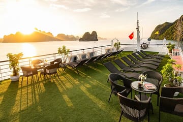 Halong Bay 5-Star Cruise Day Trip with Buffet Lunch from Hanoi
