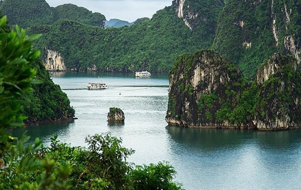 Full-day Exploring Ha Long Bay Wonders
