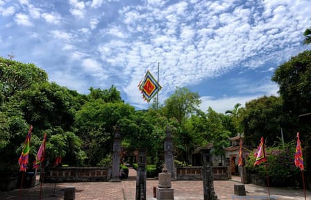 Ninh Binh Daily Tour: Hoa Lu -Mua Cave -Tam Coc- Bike-Swimming with Sunset Party