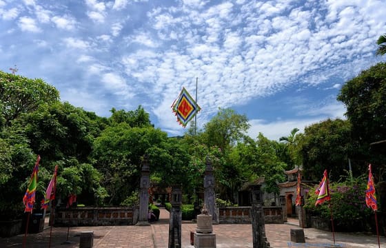 Ninh Binh Daily Tour: Hoa Lu -Mua Cave -Tam Coc- Bike-Swimming with Sunset Party