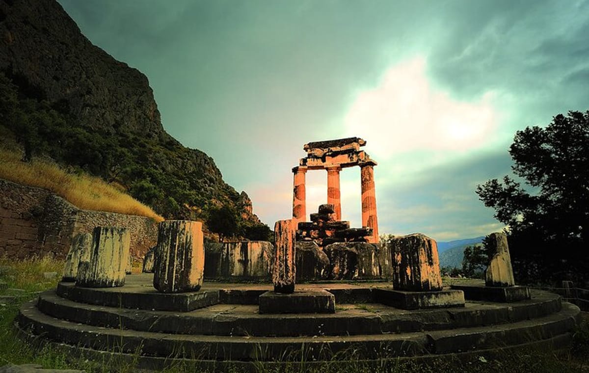 1-Day Private Tour from Athens to Delphi Archaeological Sites