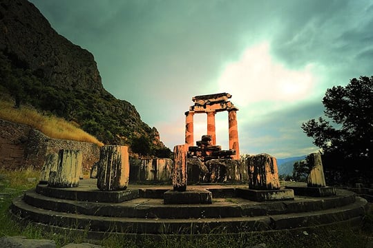 1-Day Private Tour from Athens to Delphi Archaeological Sites