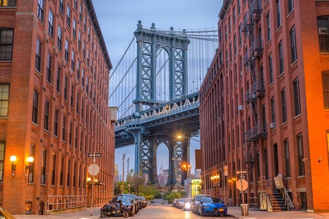 Brooklyn Uncovered: Street Art, Bridge Views & Waterfronts