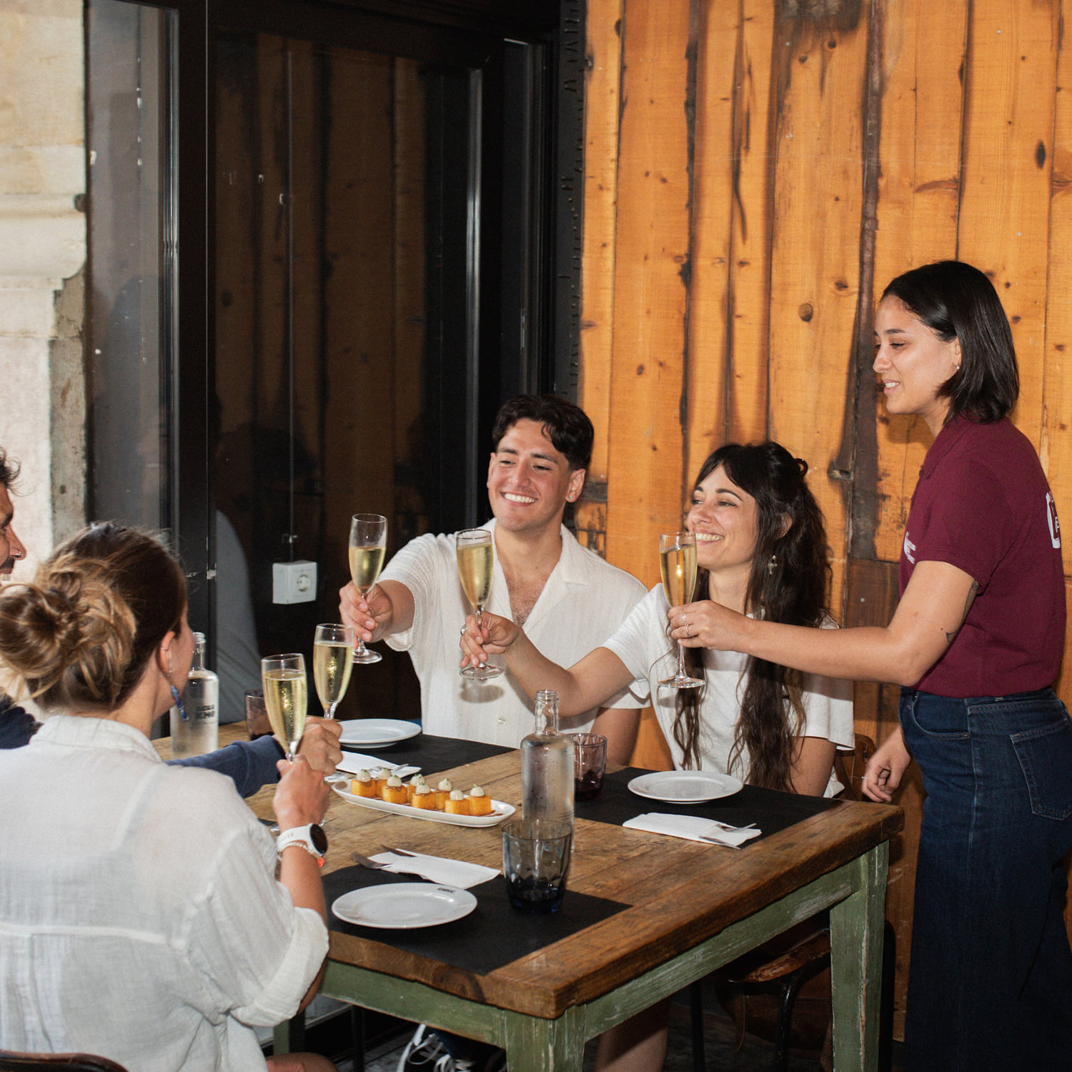 Tapas & Wine Experience