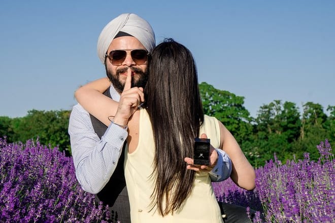 Propose Photoshoot in London Insta: photowalk_in_london Web: skylensstudio . com