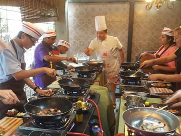 4-Hour Private Sichuan Cuisine Cooking Class including Local Wet Market Visit