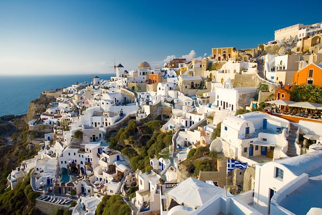 Vista estiva di Oia, Santorini, Grecia