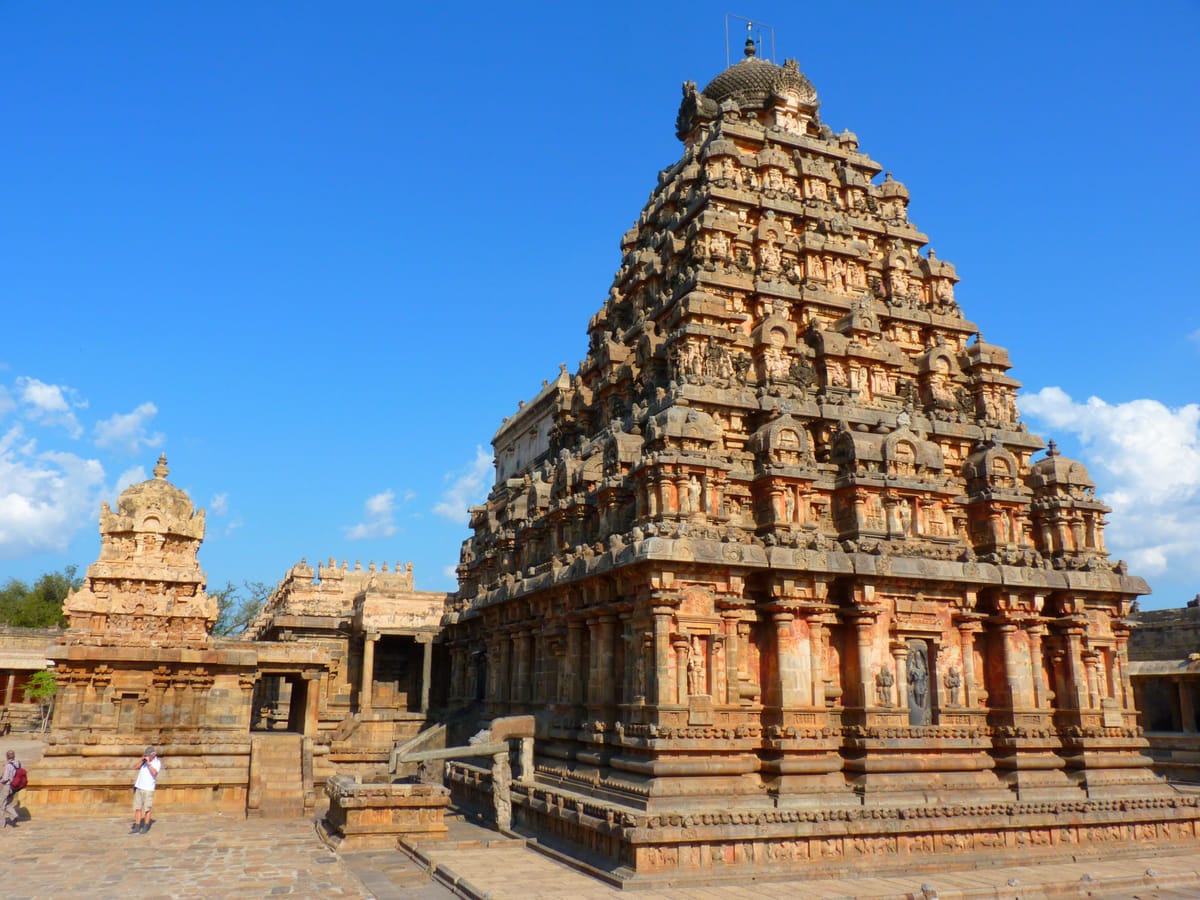 Backwaters & Beyond: Exploring South India’s Temples