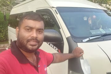 15-Day Mini Bus Rental with Driver in Wathuregama, Sri Lanka