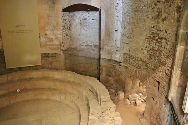 Roman Bath in Évora
