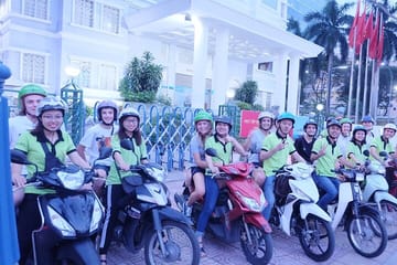 Ho Chi Minh City street food and city tour by motorbike