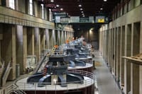 Small Group Hoover Dam, Powerplant & O'Callahan Bridge Tour 4