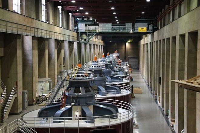 Small Group Hoover Dam, Powerplant & O'Callahan Bridge Tour 4