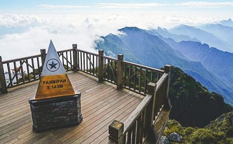 Fansipan Peak Adventure Tour from Hanoi: 2 Days, 1 Night