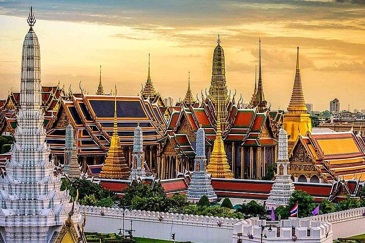 Bangkok Highlights Tour: Temples, Markets & Kanchanaburi Adventure